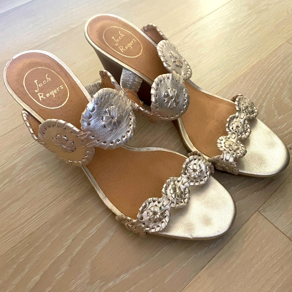 Jack Rogers gold sandals, size 8, amazing condition